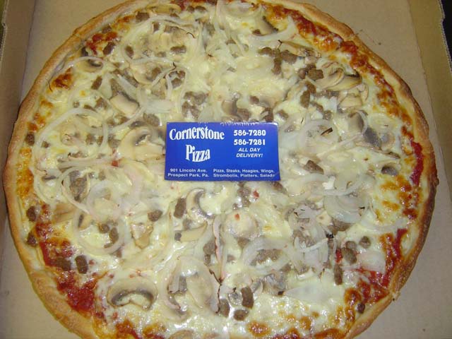Pizza w/ Ground Beef-Mushrooms-Onions